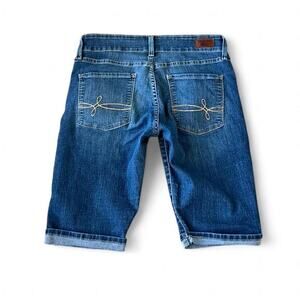 Vintage Levi’s Blue Denim Mid-Rise Skinny Capri Shorts – Size 12